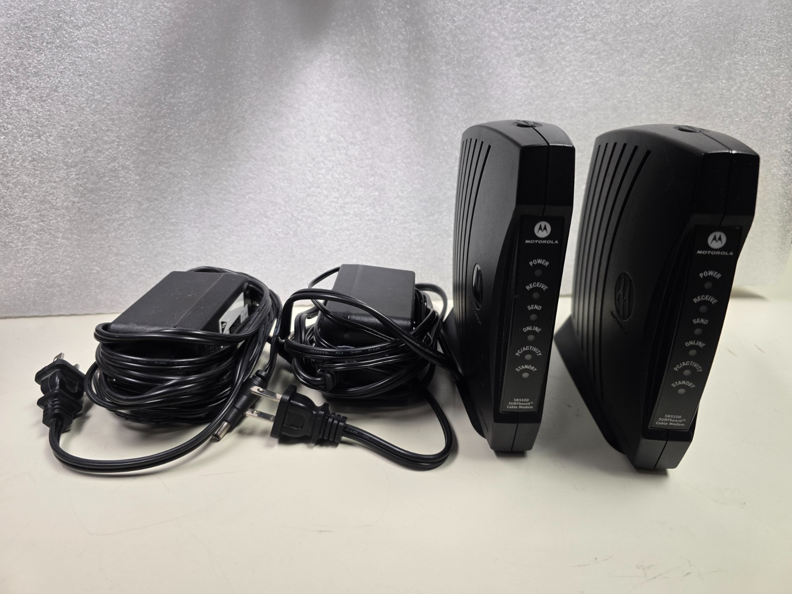 Motorola SURFboard SB5100 Cable Modem w/ Adapter