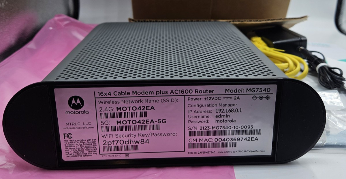 Motorola MG7540-10R (Refurbished) 16×4 686Mbps Cable Modem + AC1600 DOCSIS 3.0