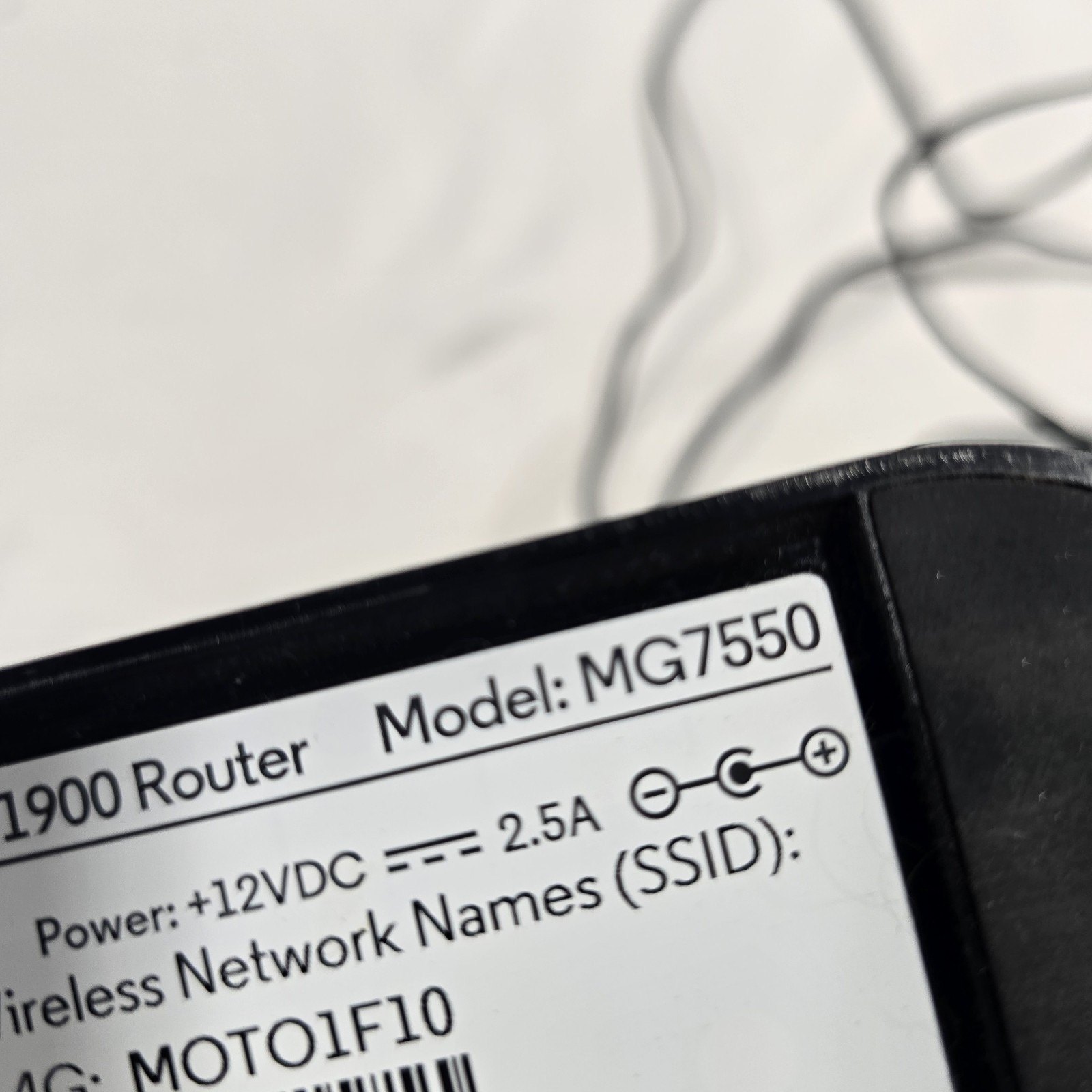 Motorola MG7550 Cable Modem Plus Router 16×4 686 Mbps AC1900 Dual Band WiFi