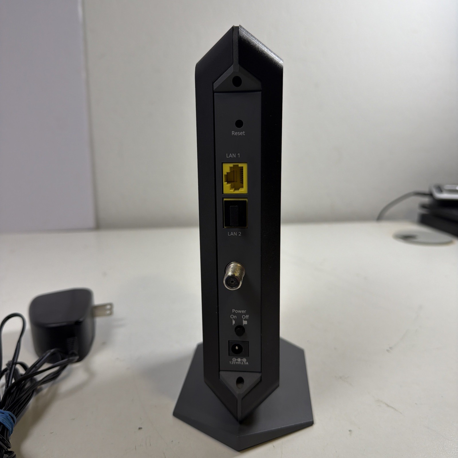 NETGEAR NIGHTHAWK CM1100 Cable Modem DOCSIS 3.1 Gigabit W/ Power Cord