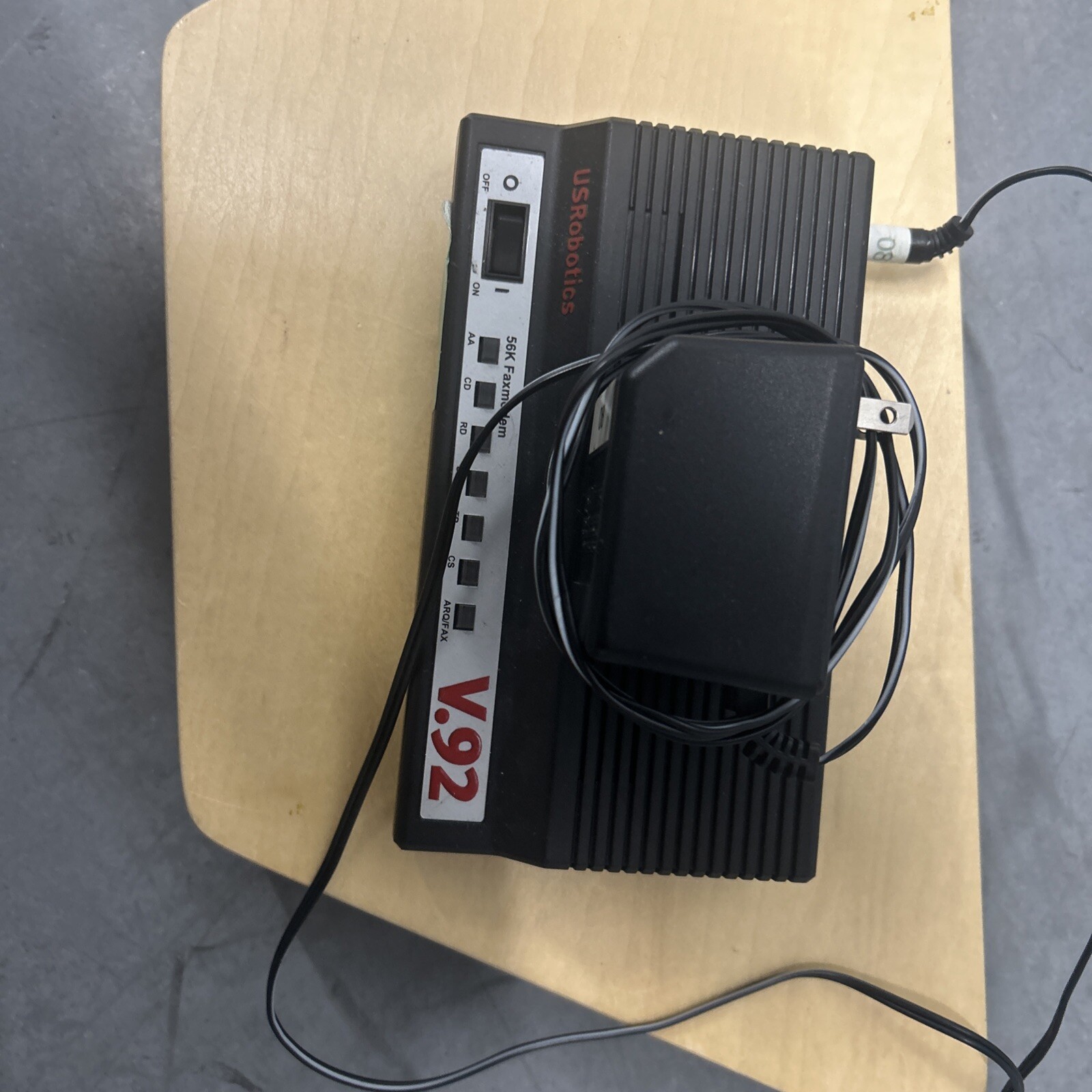 US ROBOTICS 56k V.92 Fax Modem USR5686E w/ Power Supply 3S04550#3