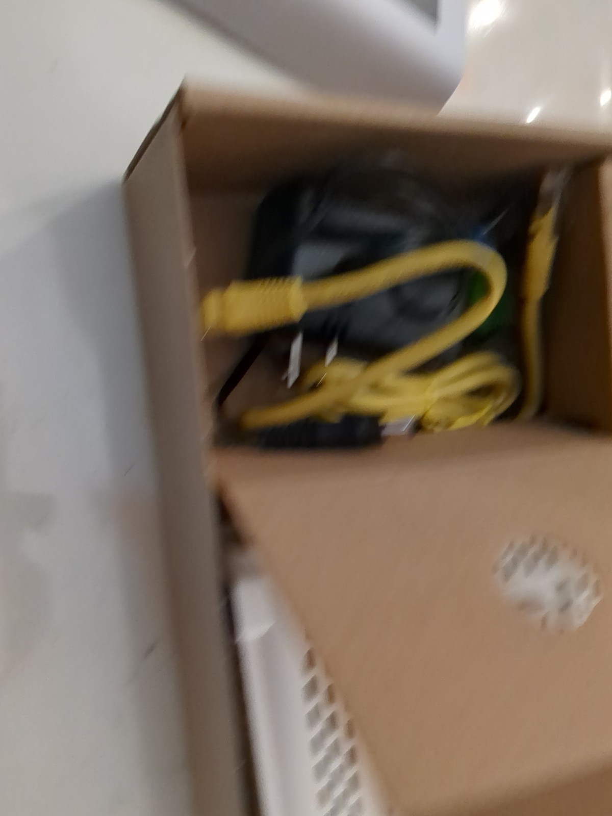 ARRIS SURFboard SB8200 DOCSIS 3.1 10 Gbps Cable Modem, COMPLETE w/ cable + cord