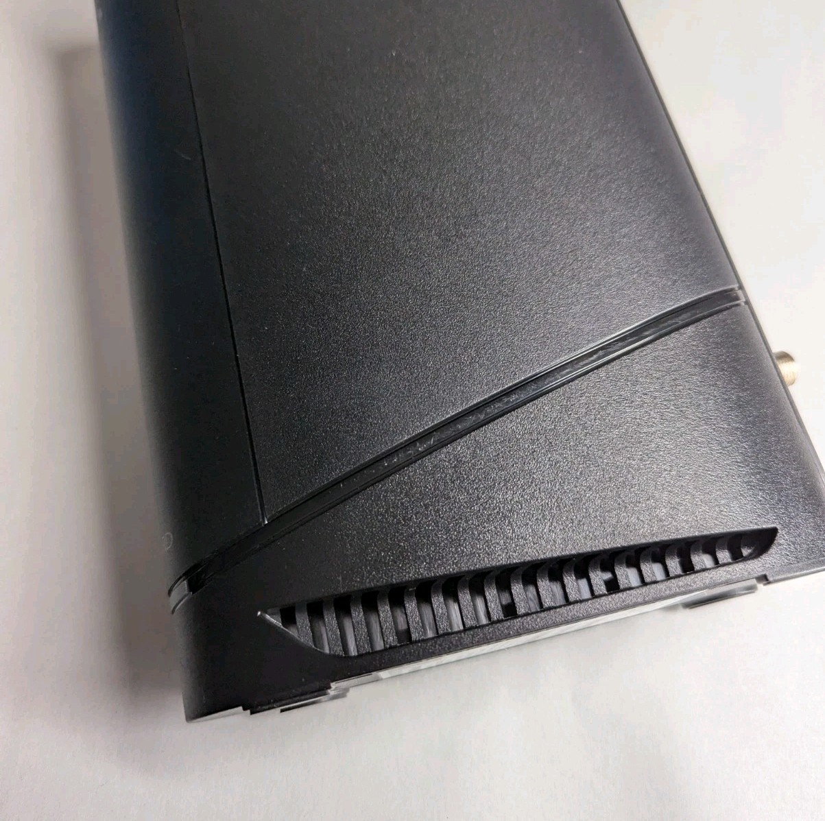 ARRIS G20 DOCSIS 3.1 WiFi 6 Router Modem ONLY – NO POWER CORD INCLUDED