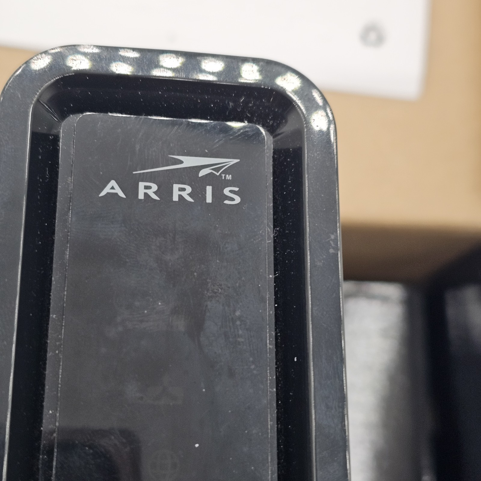 ARRIS Motorola SURFboard SBG6580 Modem & Wi-Fi Router N300 Dual Band – Powers On