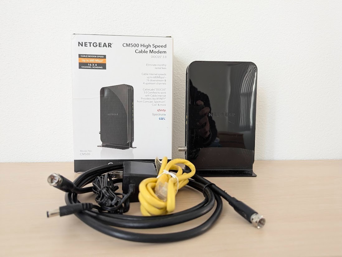 NETGEAR CM500V High Speed Cable Modem 680Mbps DOCSIS 3.0 Excelent Condition