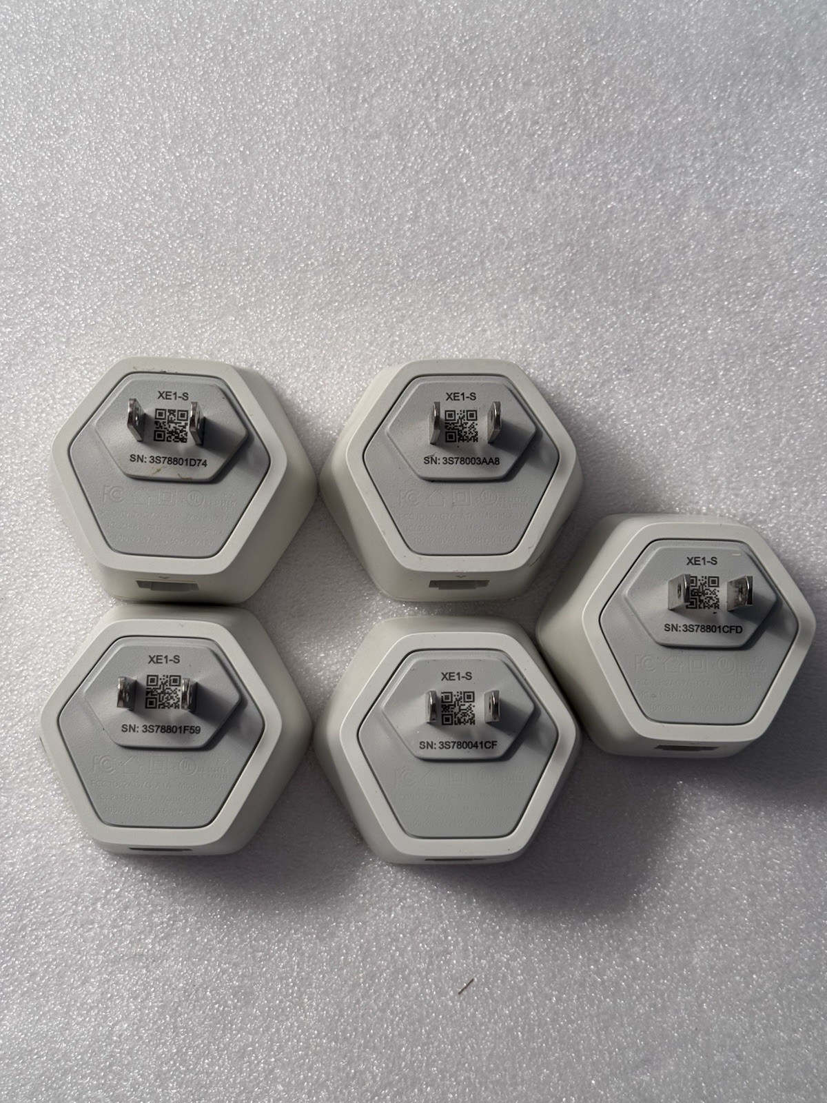 Xfinity xFi Pods 5 Pack WiFi Extender Network Range White XE1-S A1A Hexagon Set