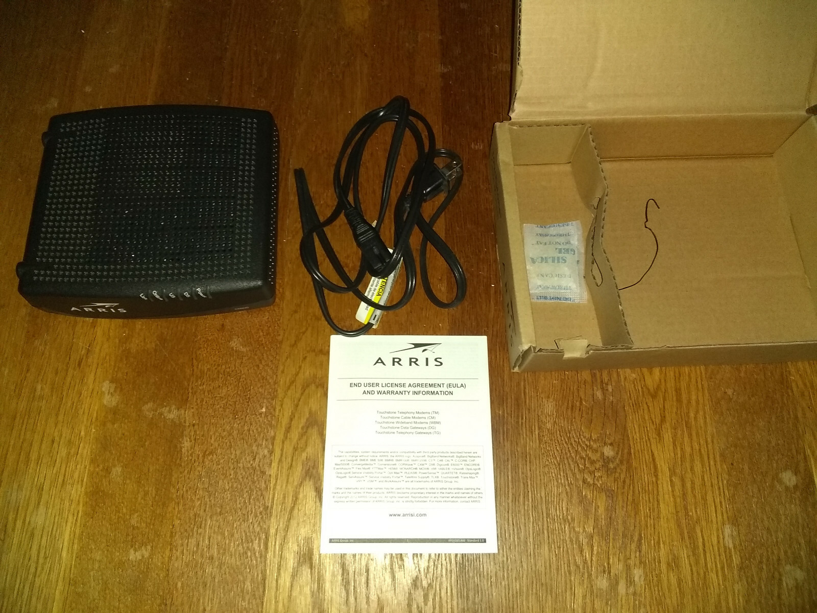 ARRIS CM820A Cable Modem DOCSIS 3.0 With Box and Power Cable