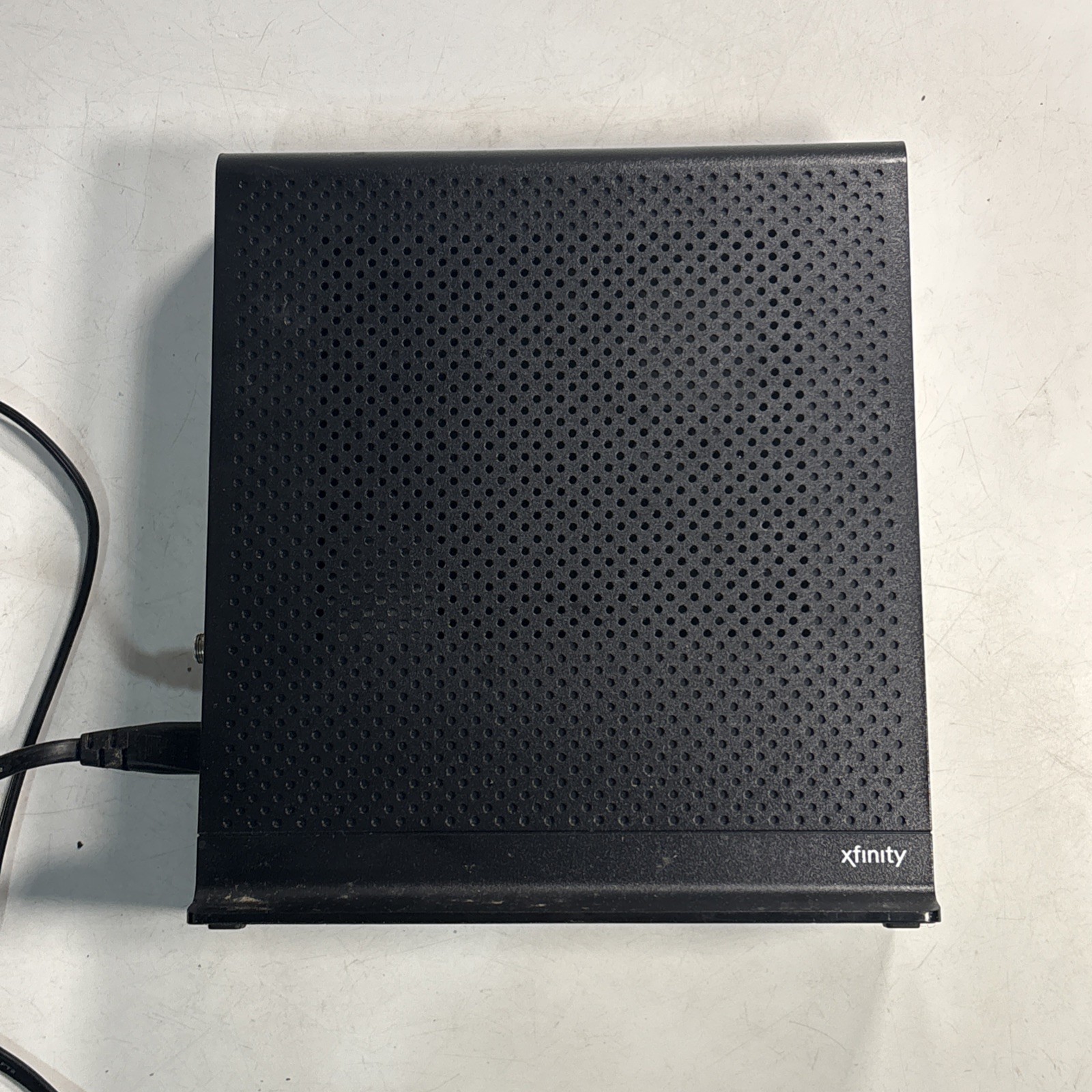 ARRIS TG862G/CT Xfinity Comcast Gateway and Router 802.11n wifi With Cord