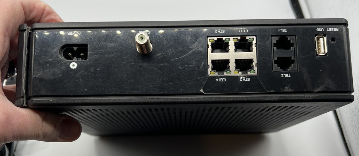 Ubee DVW326B Docsis 3.0 Telephony Modem Gateway WiFi W/Power Cord