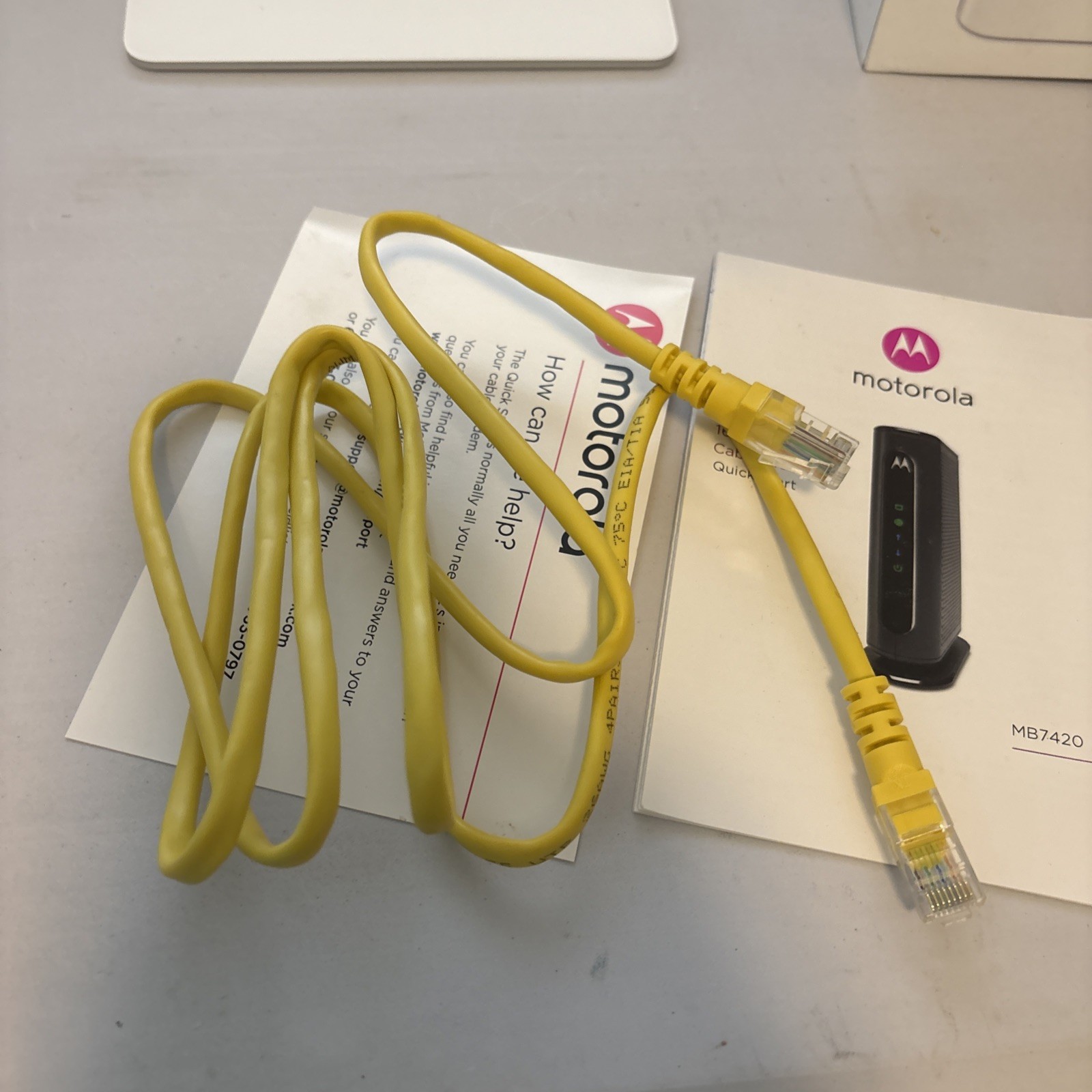 Motorola MB742010 686mbps DOCSIS 3.0 Cable Modem