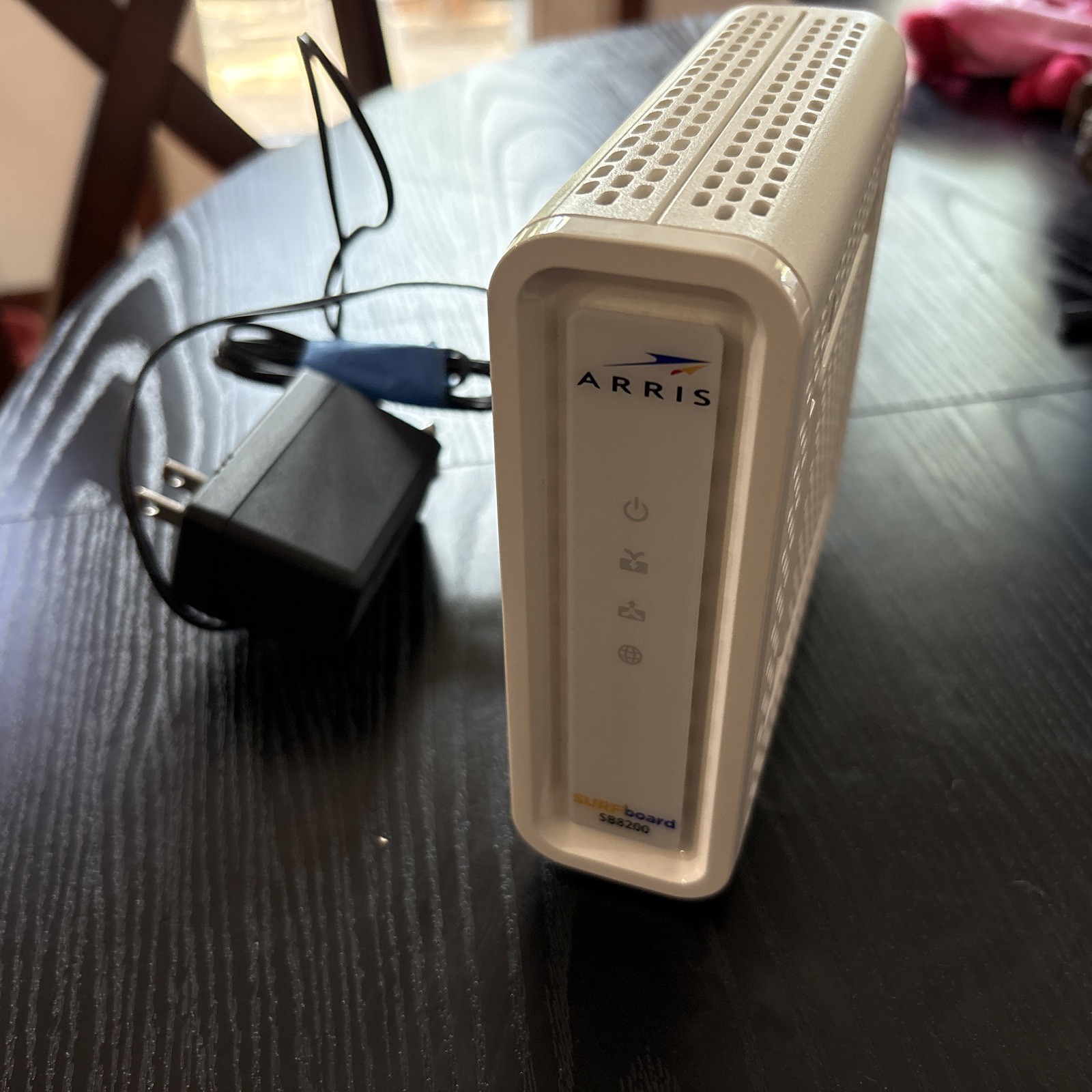 ARRIS SURFboard SB8200 DOCSIS 3.1 10 Gbps Cable Modem Dual Gigabit Ethernet Port