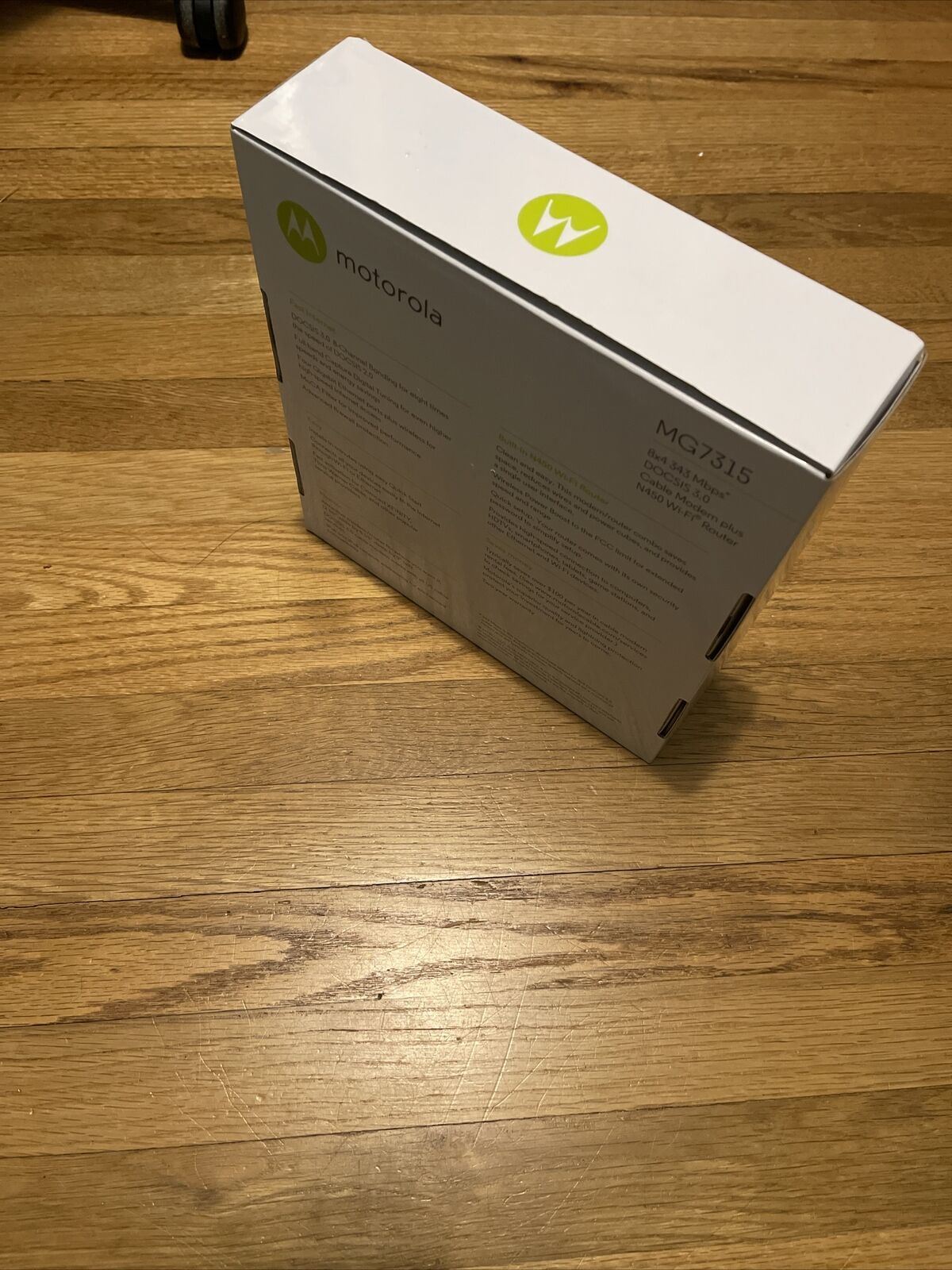 Motorola MG7315 8×4 343 Mbps DOCSIS 3.0 Cable Modem Plus N450 Wi-Fi Router (15)