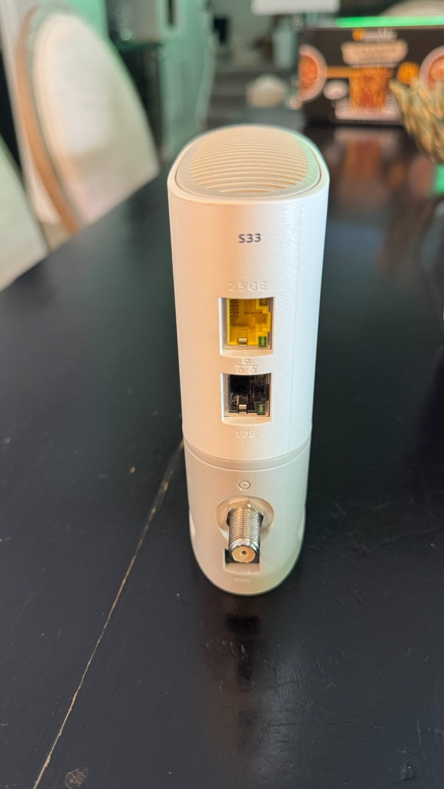 ARRIS SURFboard S33 DOCSIS 3.1 Multi-Gig Cable Modem Open Box w/ Power Supply