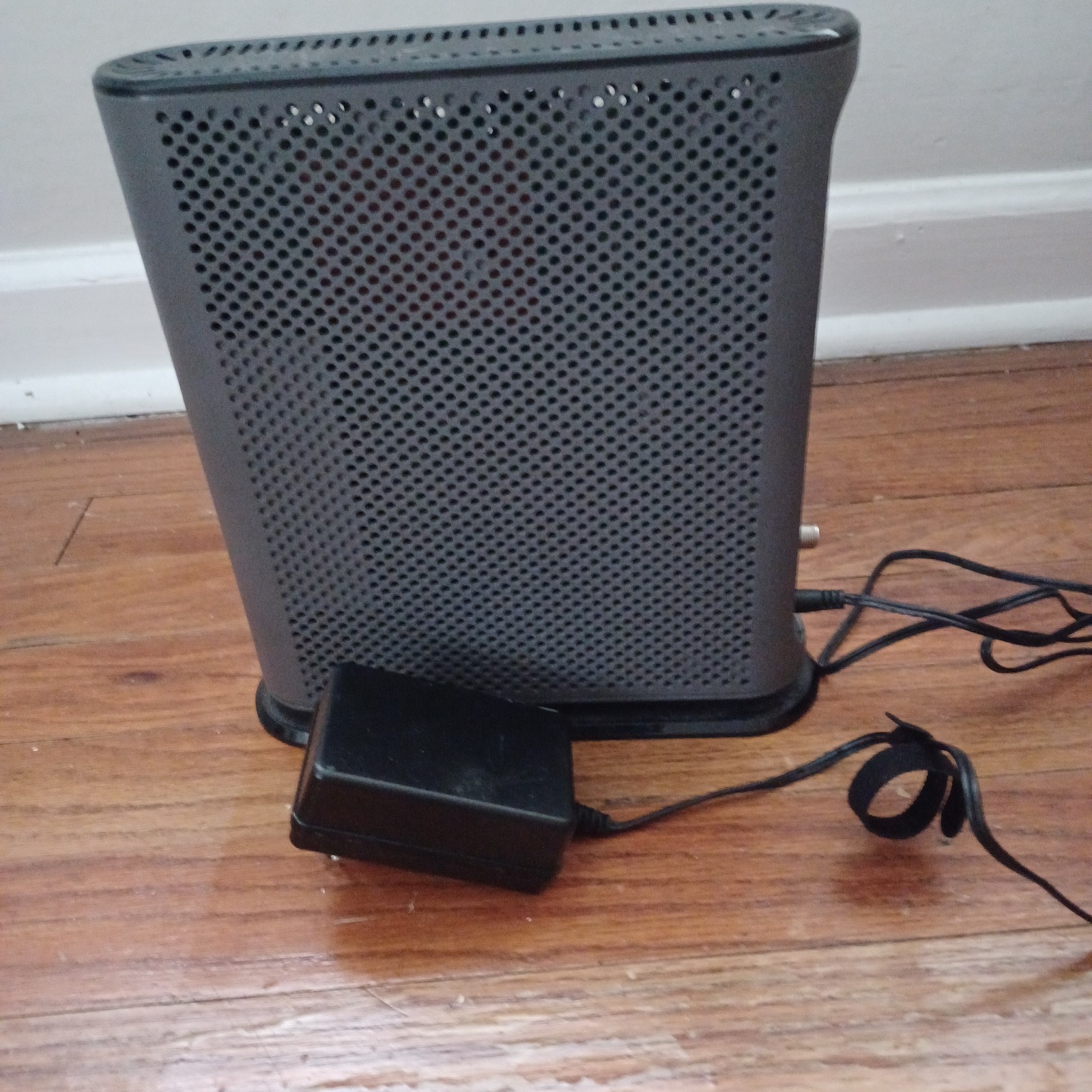 Motorola 16×4 DOCIS 3.0 Cable Modem plus AC1900 Router MG7550 Wireless Wifi