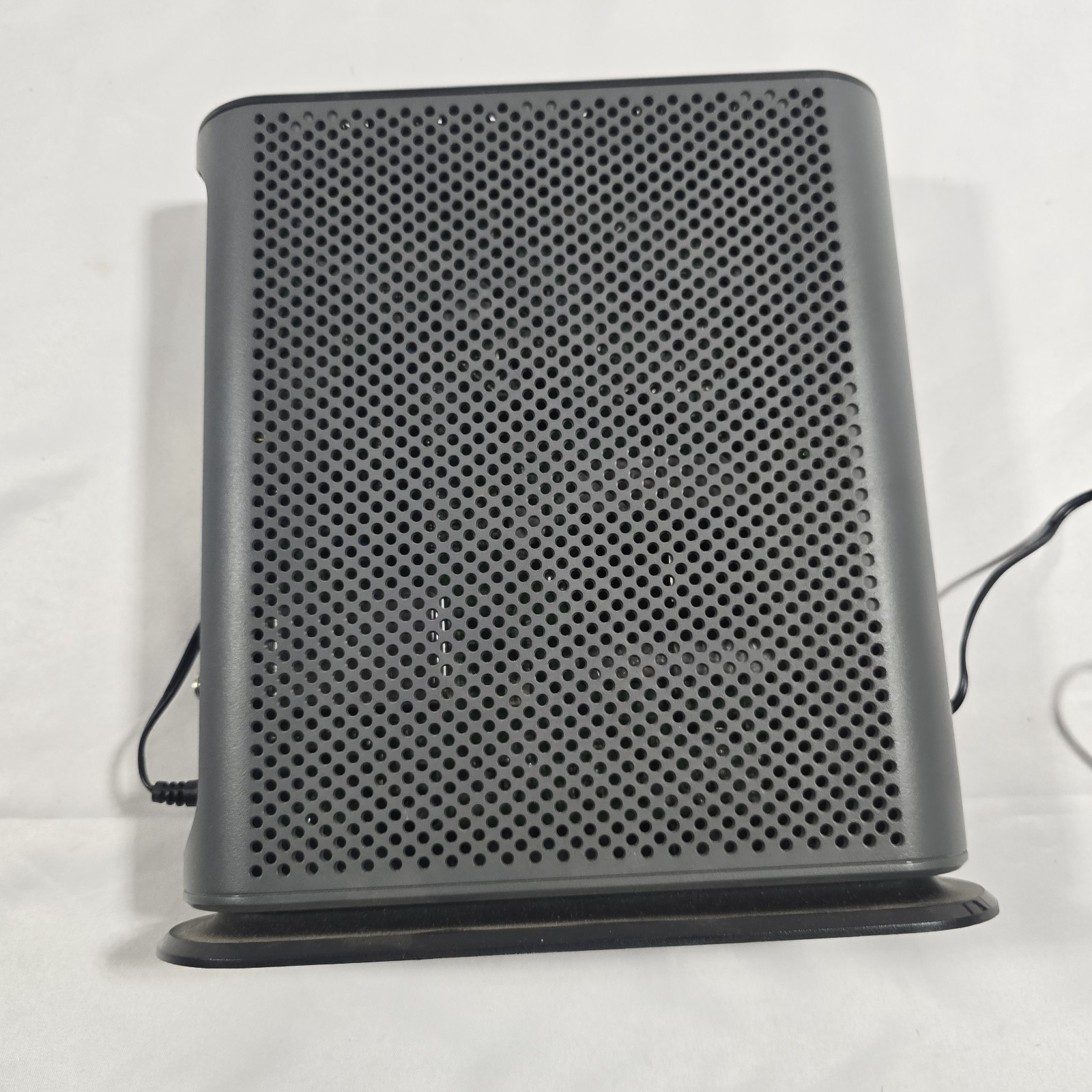 Motorola MG7550 Cable Modem Plus Router 16×4 686 Mbps AC1900 Dual Band WiFi