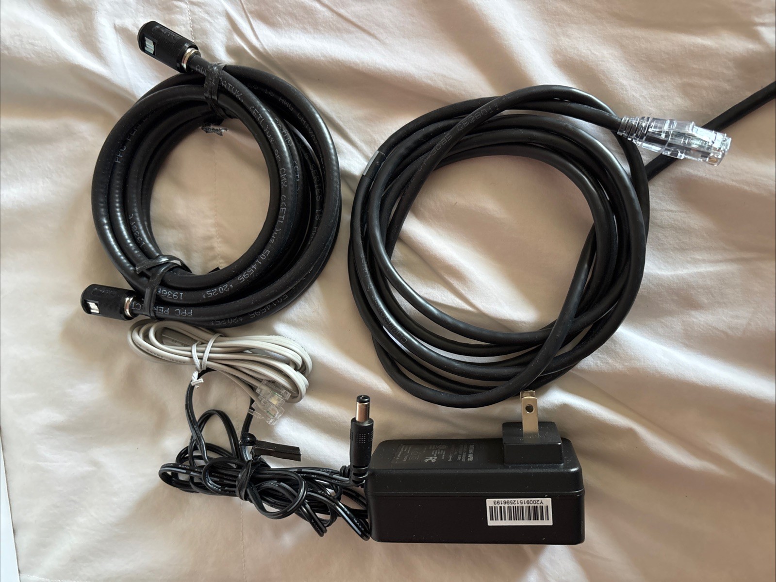 Motorola MT7711 24X8 Cable Modem and AC1900 Dual Band Wi-Fi Gigabit Router