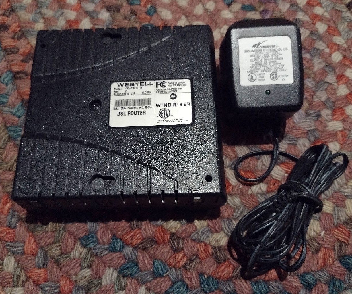 Westell Model 6100 C90-610015-06 Rev E  DSL Router Modem With Power Adapter