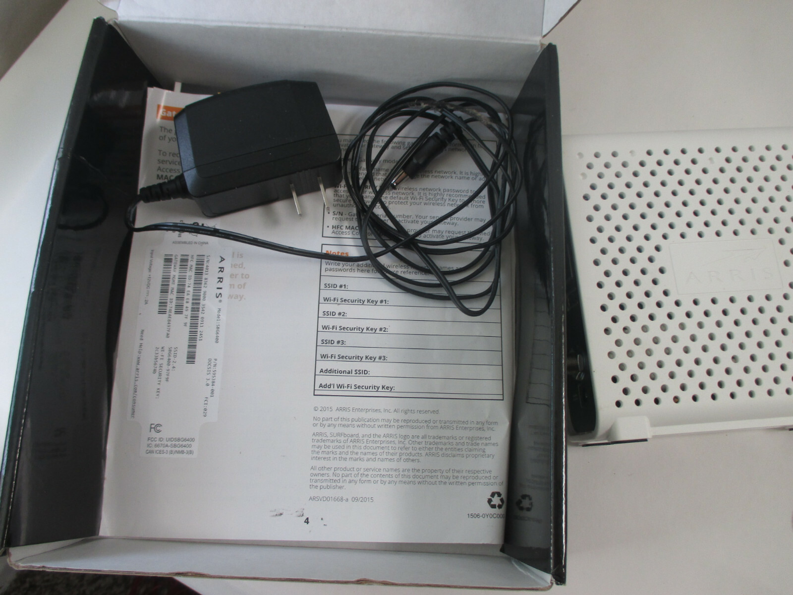 ARRIS SURFboard SBG6400 8×4 DOCSIS 3.0 Cable Modem / N300 Wi-Fi Router w/ power