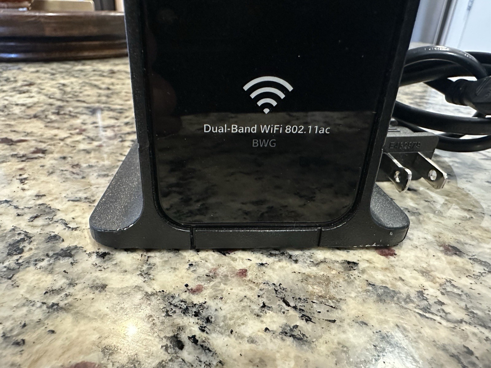 Cisco DPC3941B Comcast Business Dual Band WiFi Cable Modem Router Voice Gateway