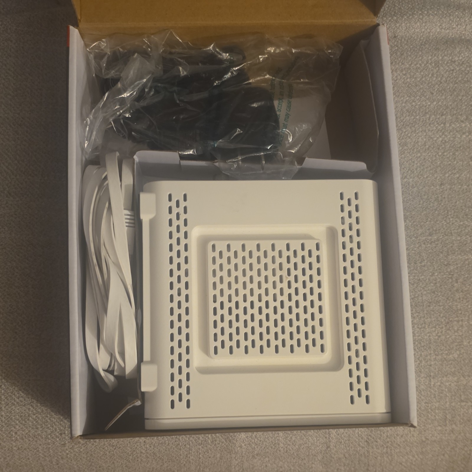 SURFboard SB6190 DOCSIS 3.0 Cable Modem 1 Gbps, 1 Gigabit Port, White