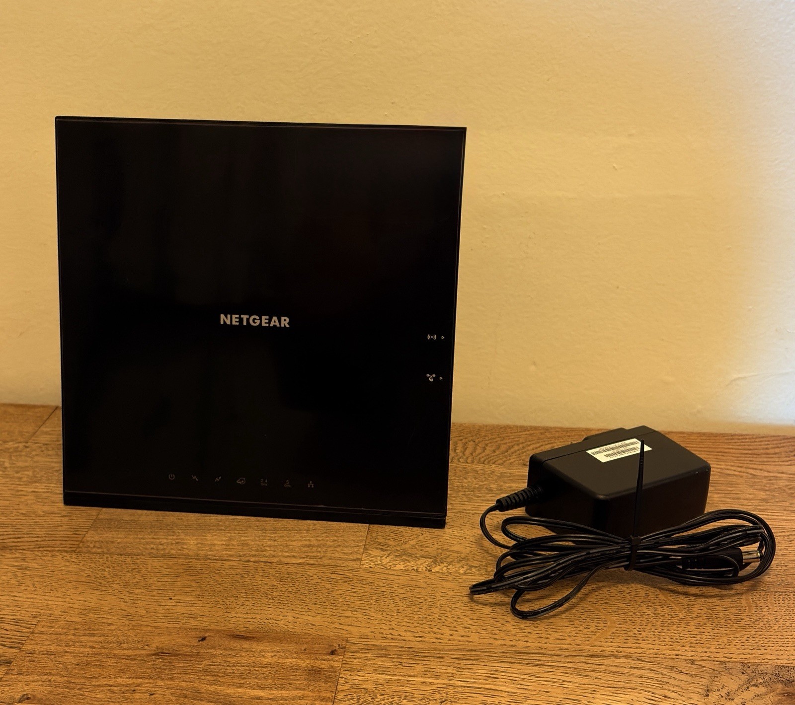 NETGEAR C6250 AC1600 WiFi Cable Modem Router Dual Band – Plastic Still On Face