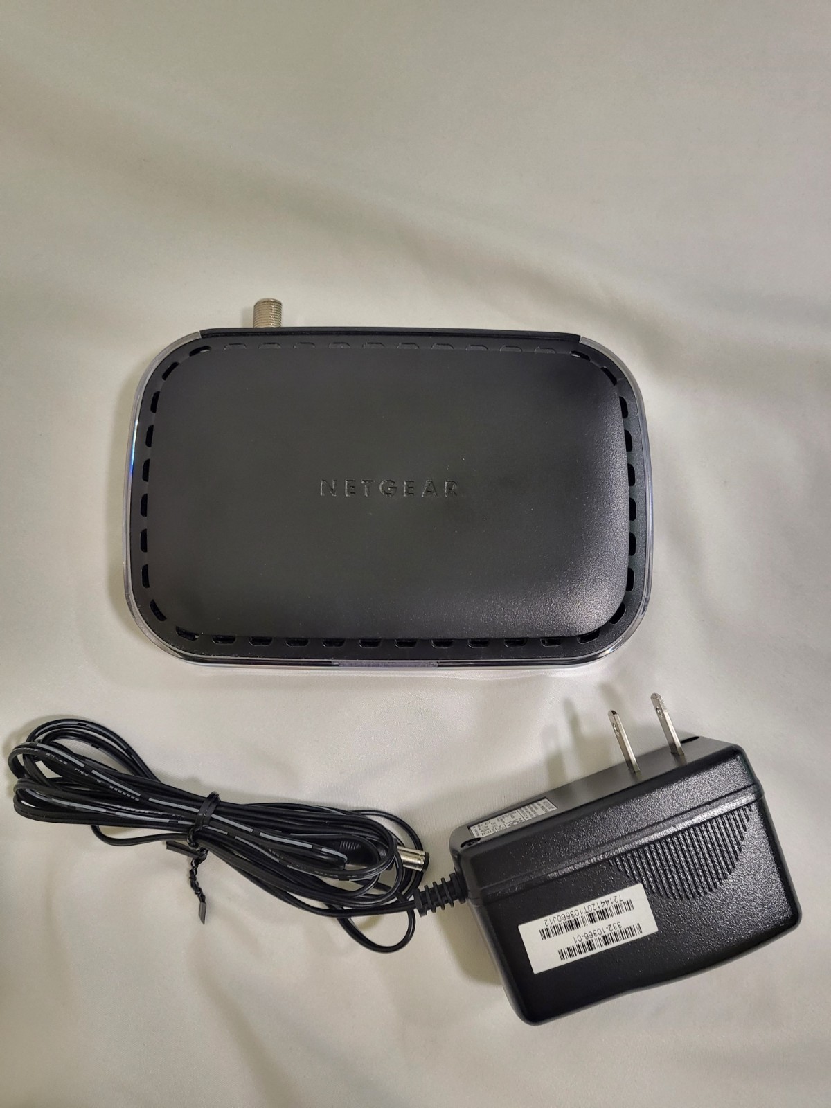NETGEAR CM400-1AZNAS 100 Mbps Modem