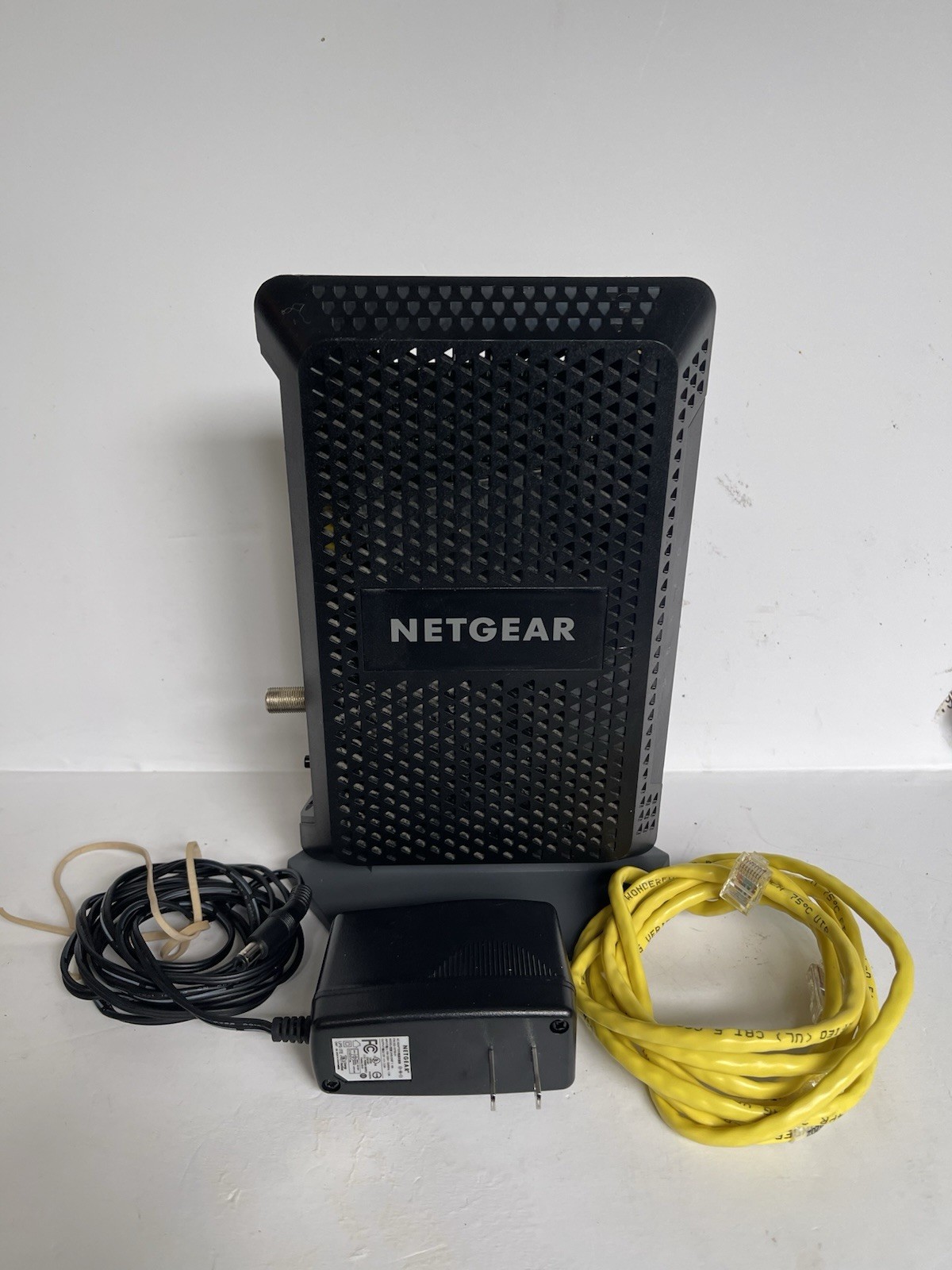 NETGEAR CM600 Cable Modem w/ Power Supply and Network Cable