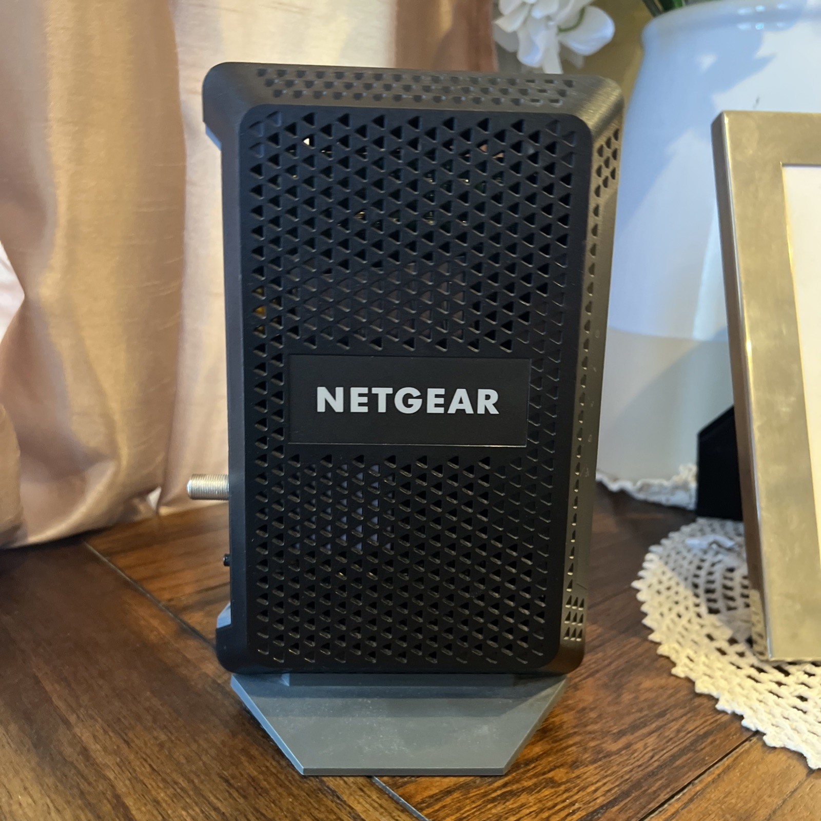 NETGEAR CM600-1AZNAS 960Mbps DOCSIS 3.0 Cable Modem. Used, great condition
