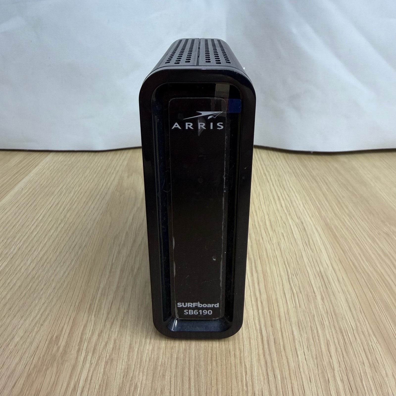 ARRIS SURFboard SB6190 DOCSIS 3.0 32×8 Gigabit Cable Modem – Black