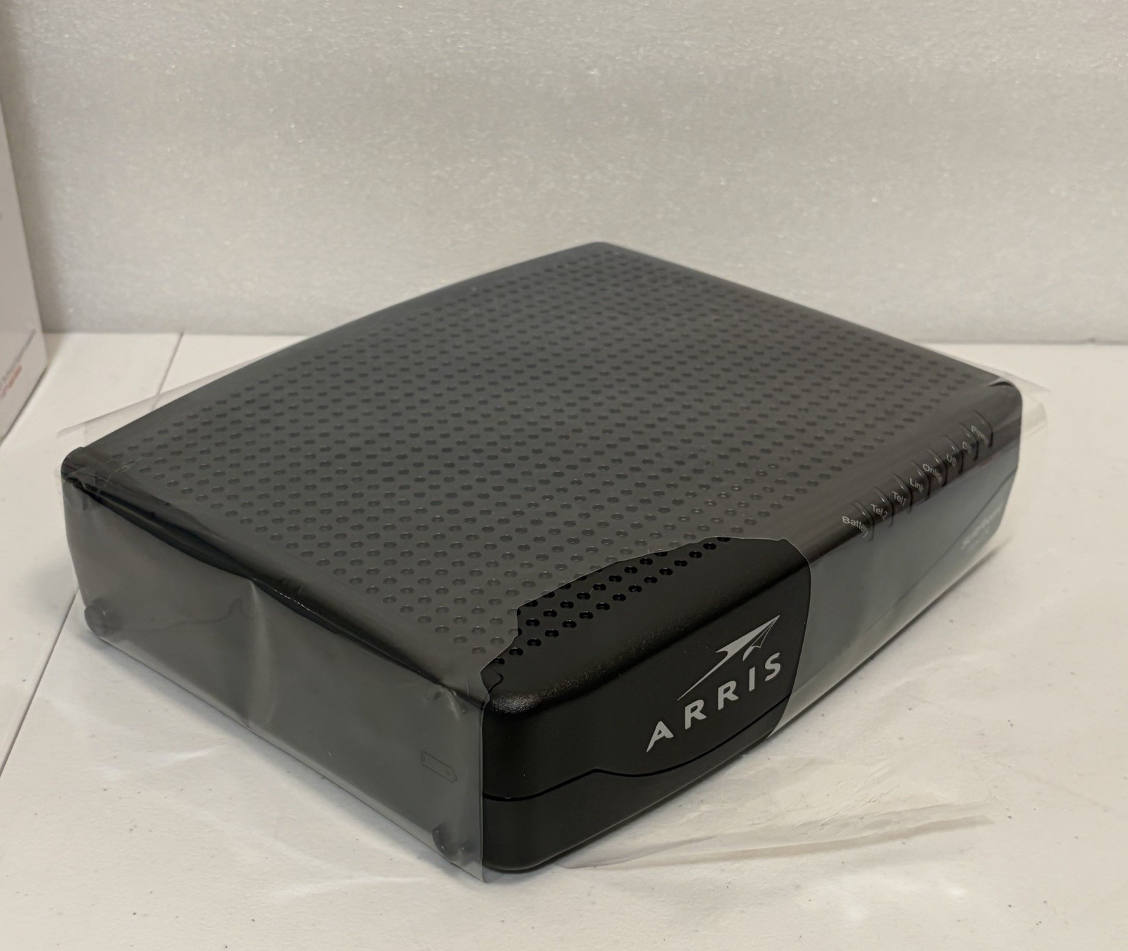 Arris SURFboard TM822R DOCSIS 3.0 Voice Cable Modem Open Box