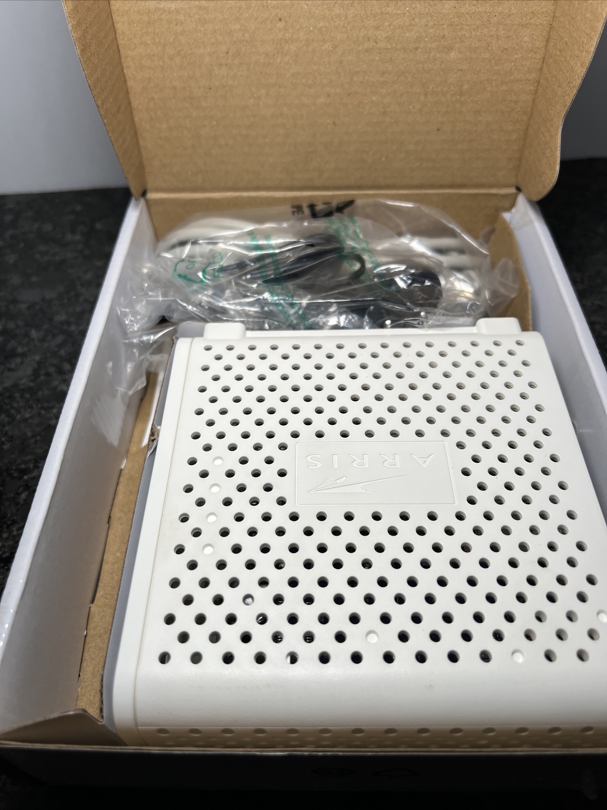 ARRIS SURFboard SB6190 DOCSIS 3.0 32 x 8 Gigabit Cable Modem 1 Gbps New In Box
