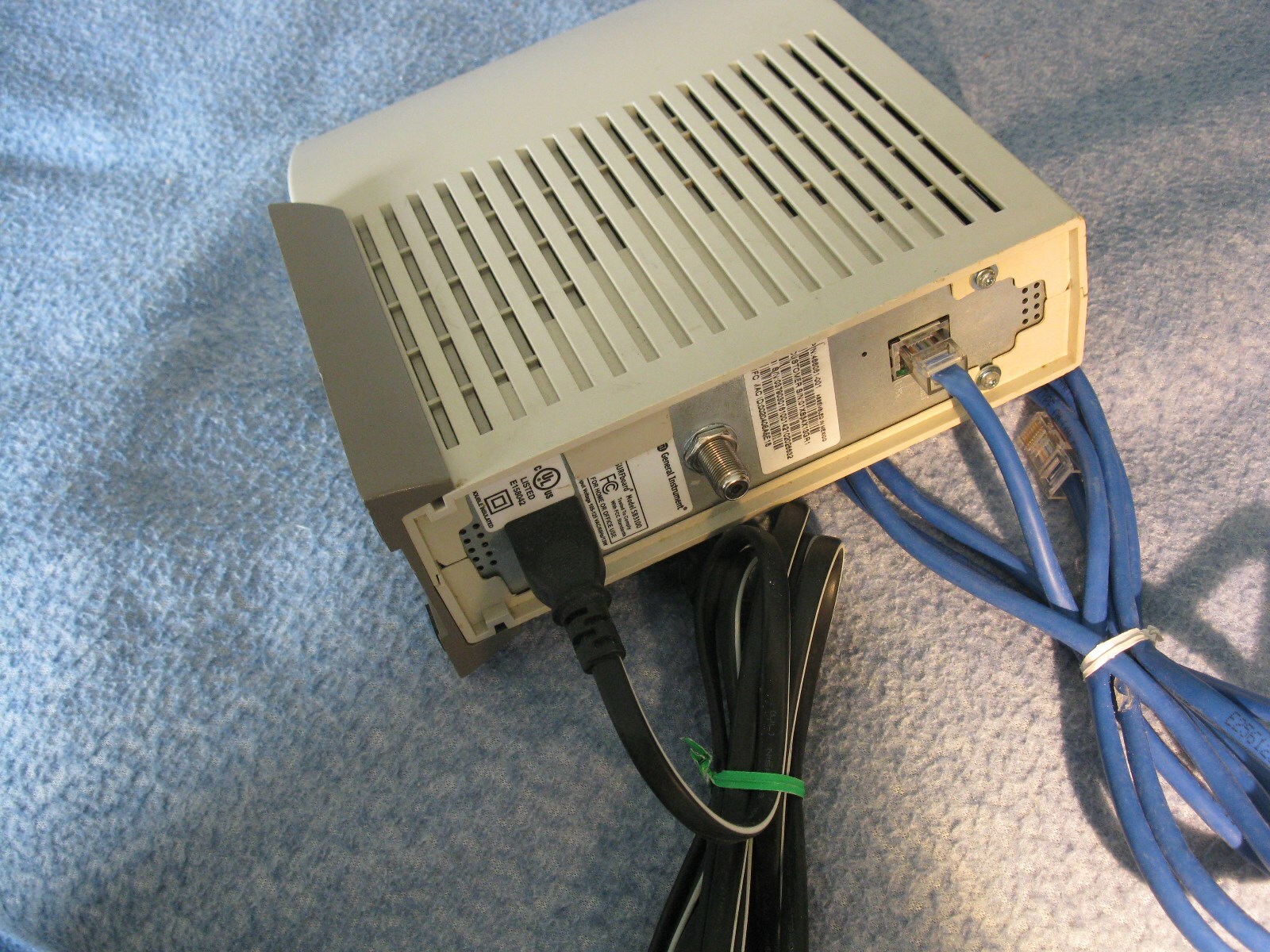 General Instruments SURFboard SB3100 (SB3100) 38 Mbps/Ethernet & power