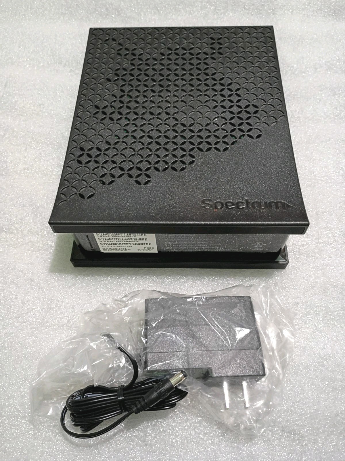 Spectrum DOCSIS 3.1 2.5G eMTA Cable Modem Router + Pack Fast 5280 + Remote Contr
