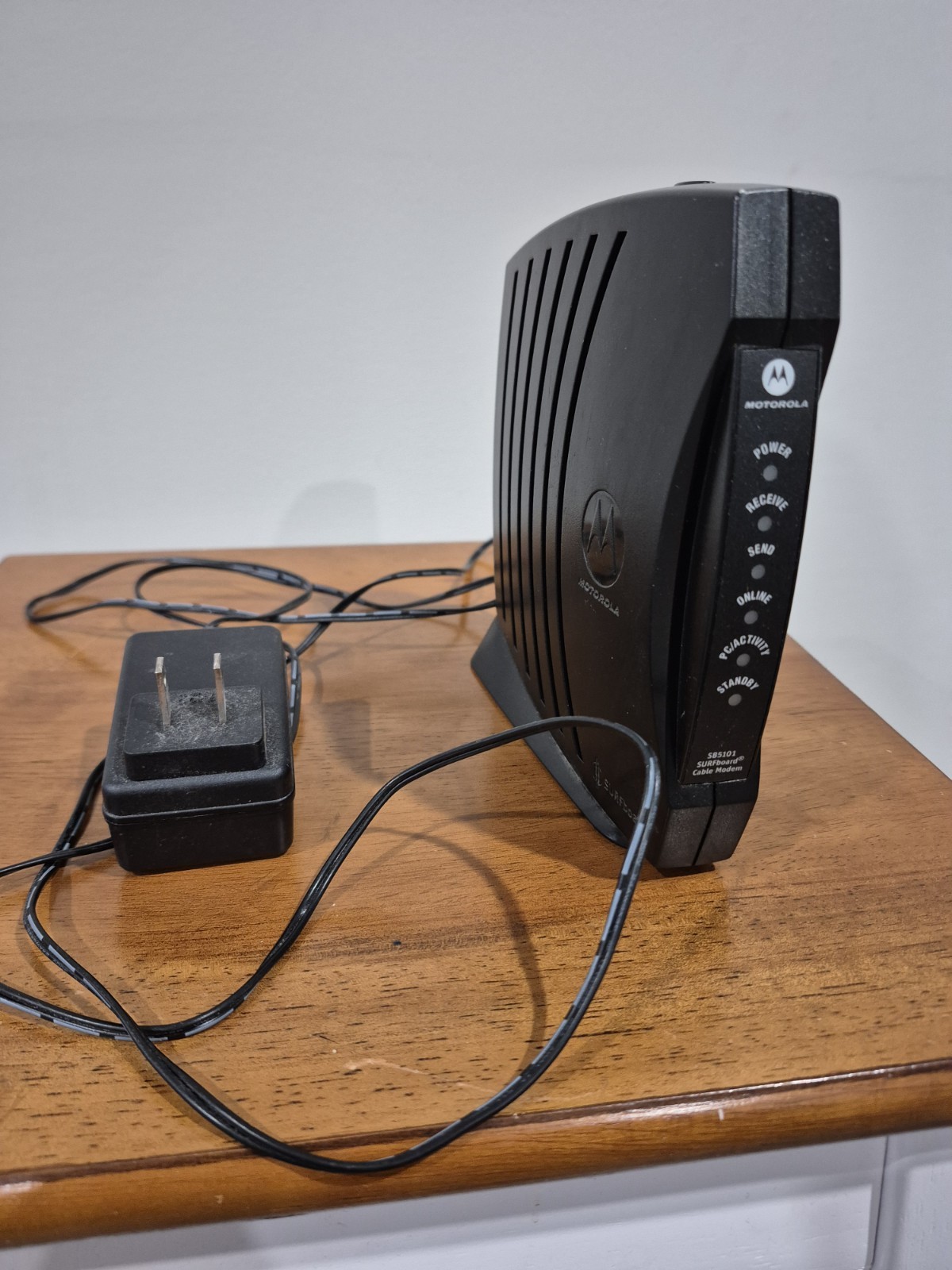 Motorola Surfboard SB5101 Cable Modem with Power Supply