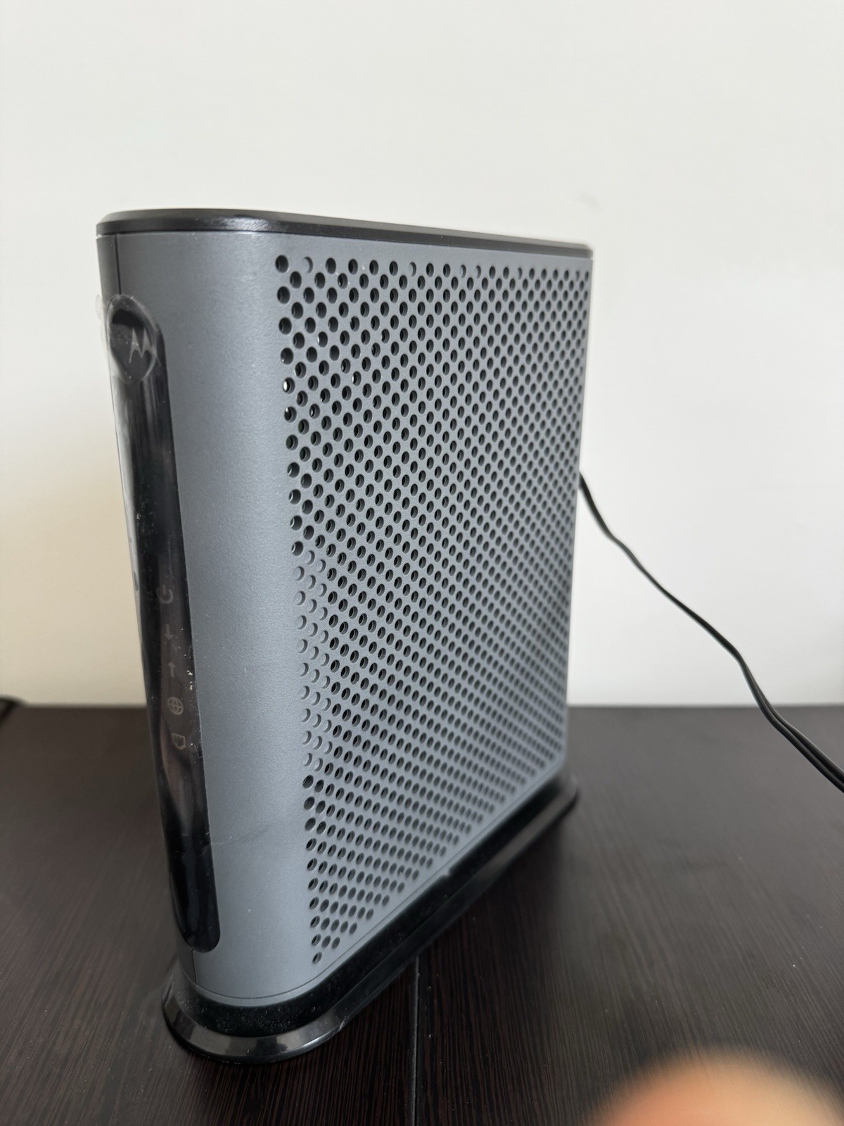 Motorola MB7621 Cable Modem Pairs w Any WiFi Router