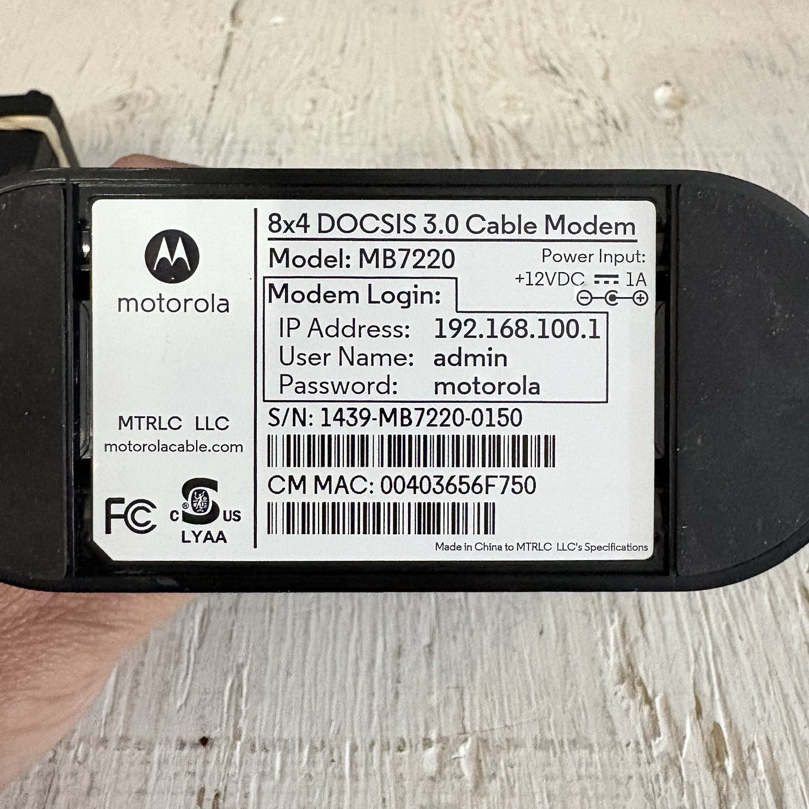 Motorola MB7220 Black 343 Mbps DOCSIS 3.0 8×4 Channel Bonding Cable Modem