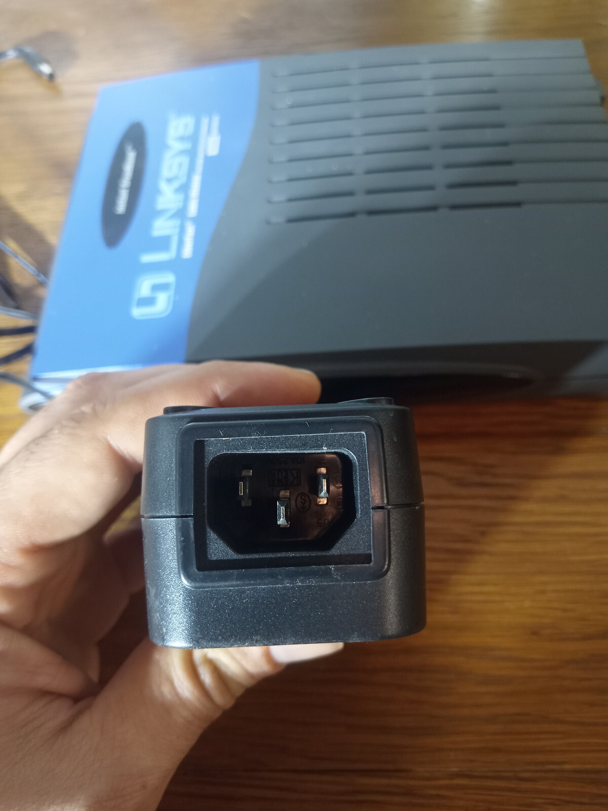 NWOB Linksys Cable Modem BEFCMU10 USB & Ethernet Connections