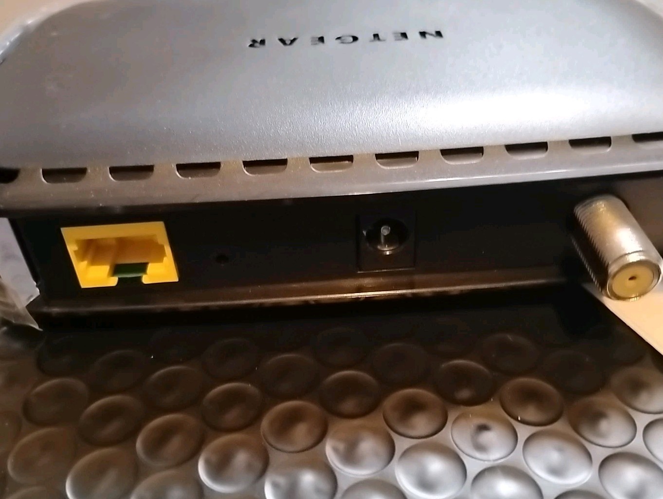 Netgear CM400 High Speed Cable Modem Complete With Instructions