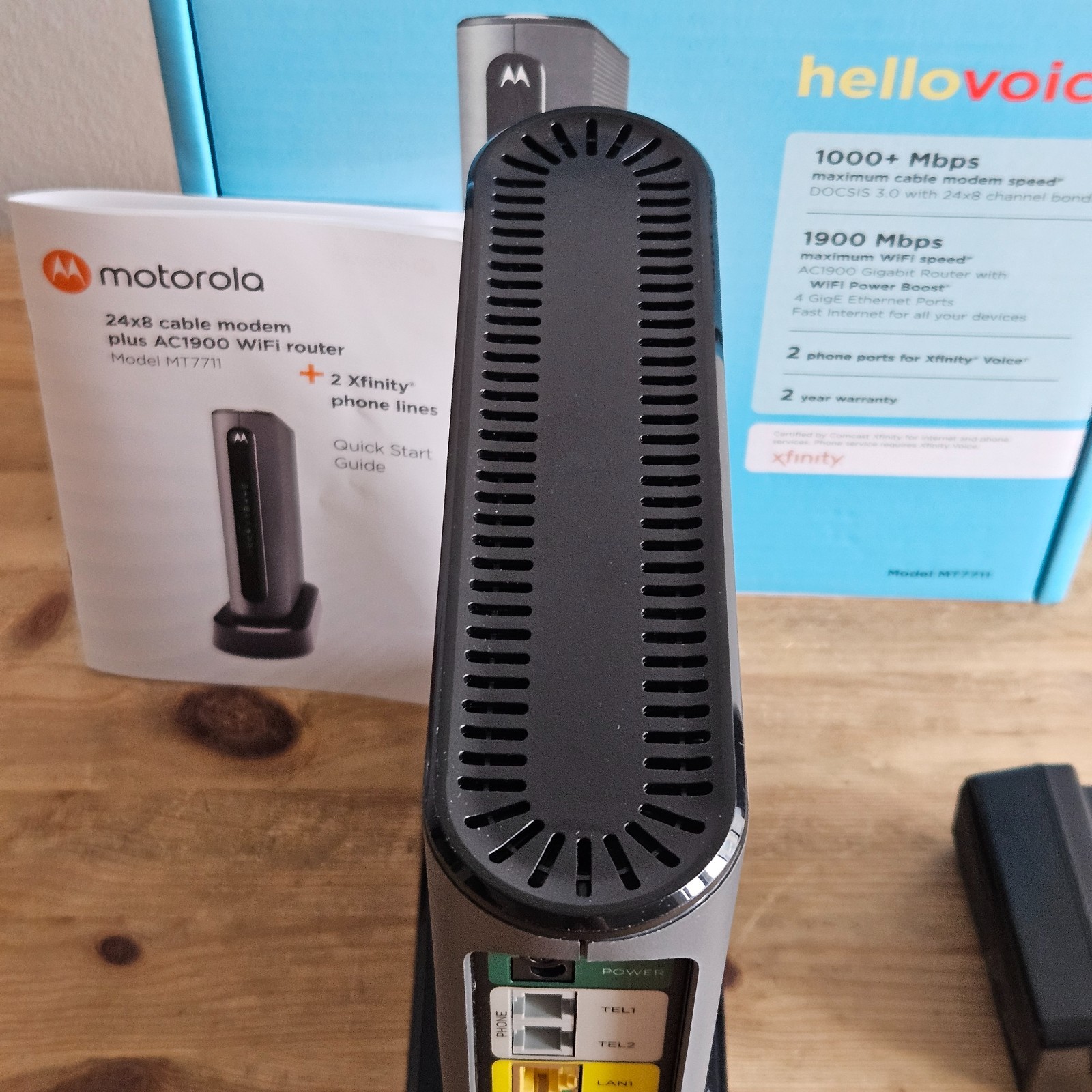 Motorola MT7711 24X8 Cable Modem and AC1900 Dual Band Wi-Fi Gigabit Router USED