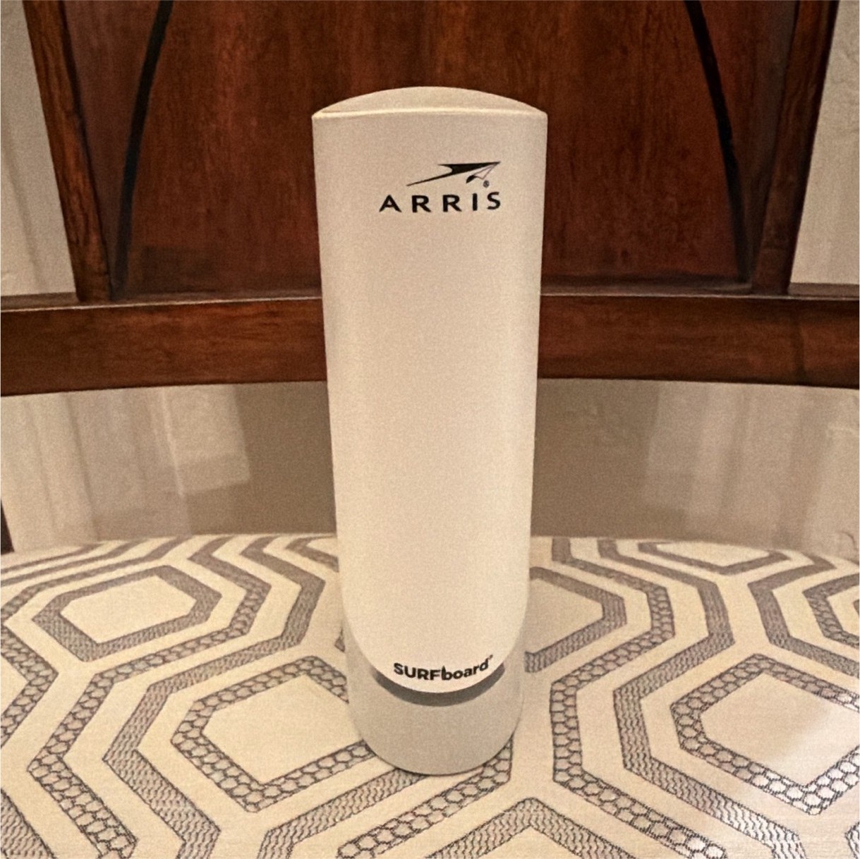 ARRIS SURFboard S33 DOCSIS 3.1 Cable Modem FOR PARTS / NOT WORKIN