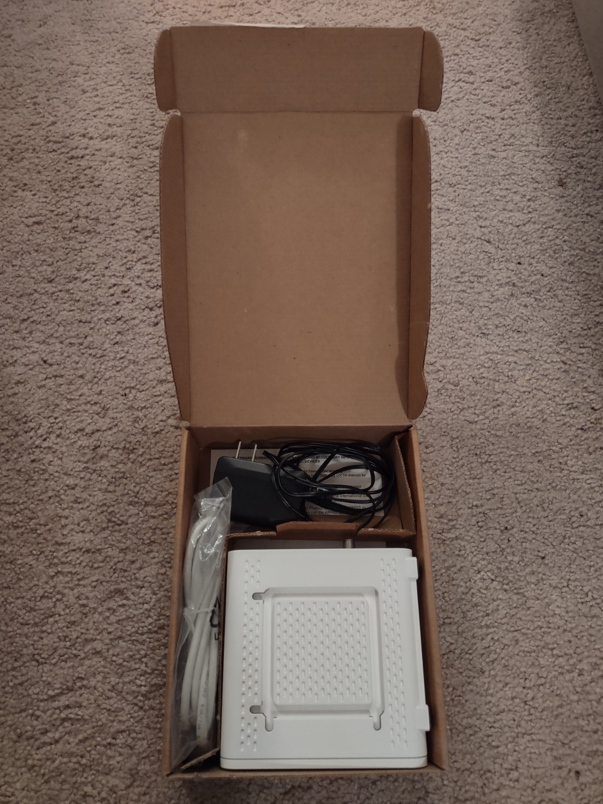 ARRIS SURFboard SB6190 Cable Modem DOCSIS 3.0 1.4Gbps 1-Port White