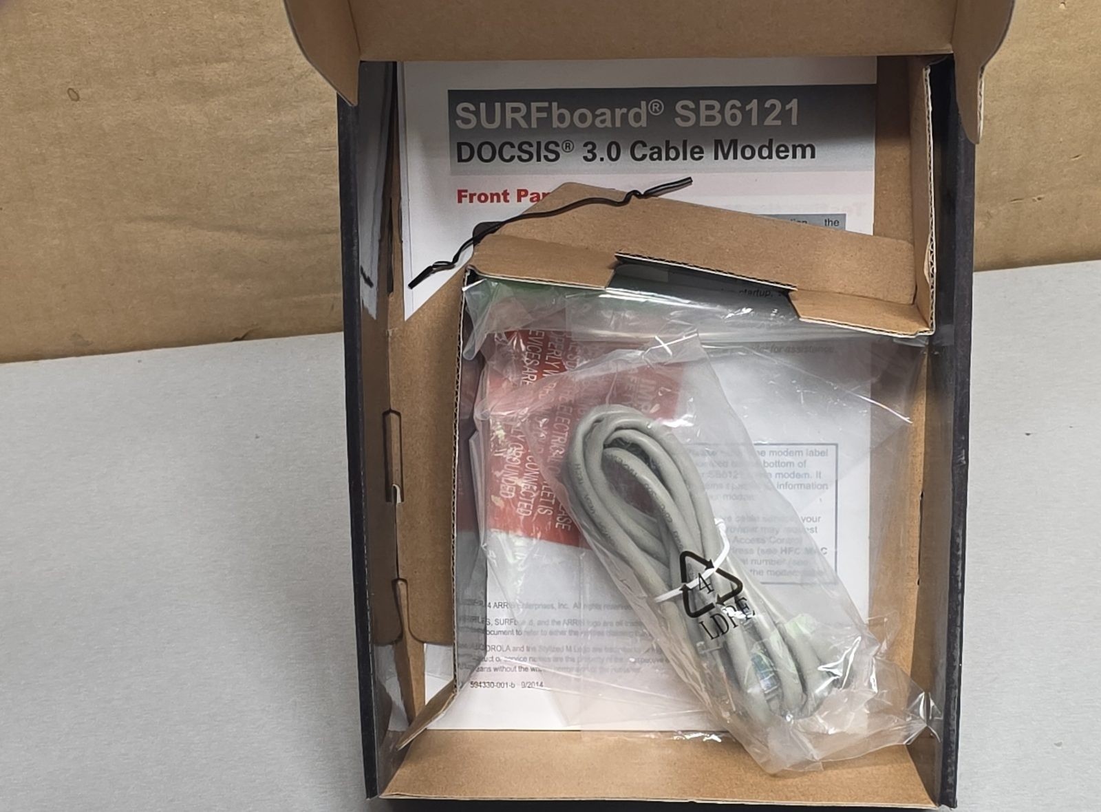 Motorola Arris SURFboard SB6121 DOCSIS 3.0 Cable Modem with Box