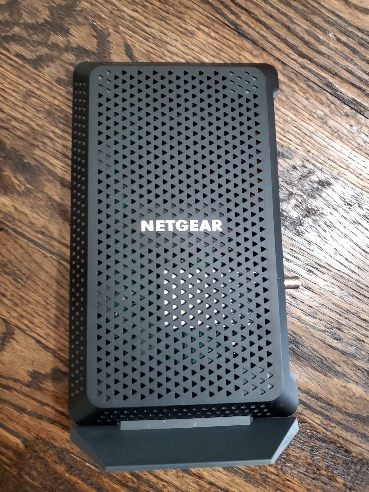 NETGEAR CM1000 DOCSIS 1000Mbps Cable Modem (CM1000-1AZNAS) selling for parts