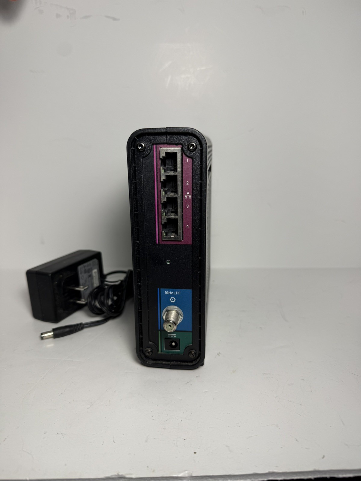 ARRIS SURFboard SBG6580 DOCSIS 3.0 Cable Modem/ Wi-Fi N300 2.4Ghz + N300 5GHz W2