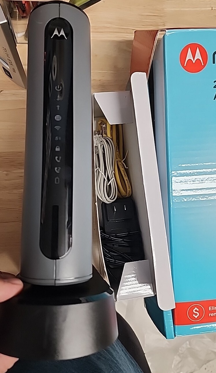 As-is Motorola MT7711 24×8 Modem Router Two Phone Ports DOCSIS 3.0 Dual Band
