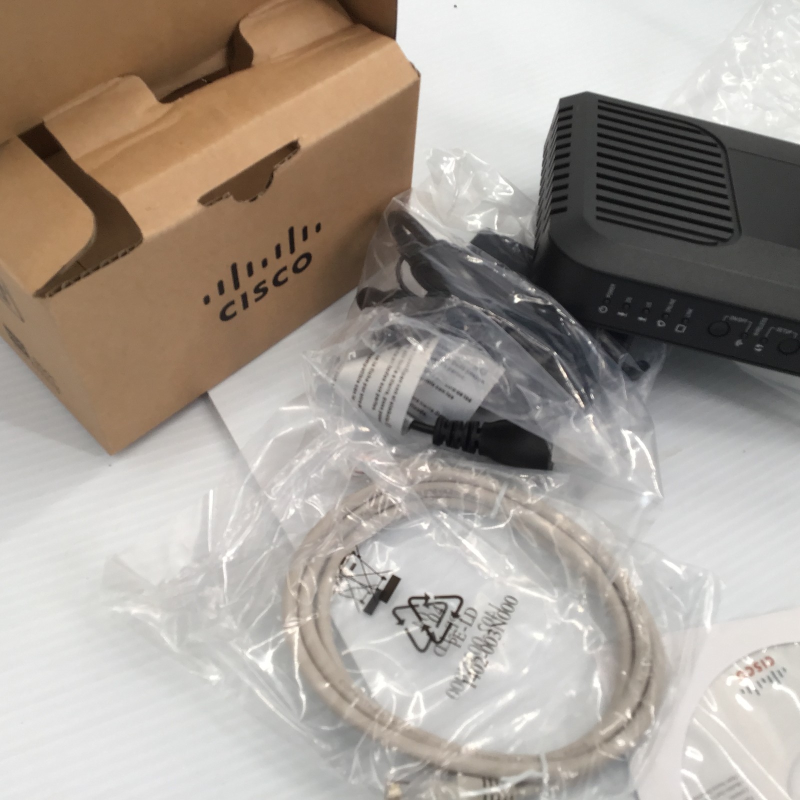 Cisco Model DPC2320, DOCSIS 2.0 Gateway, New Complete,