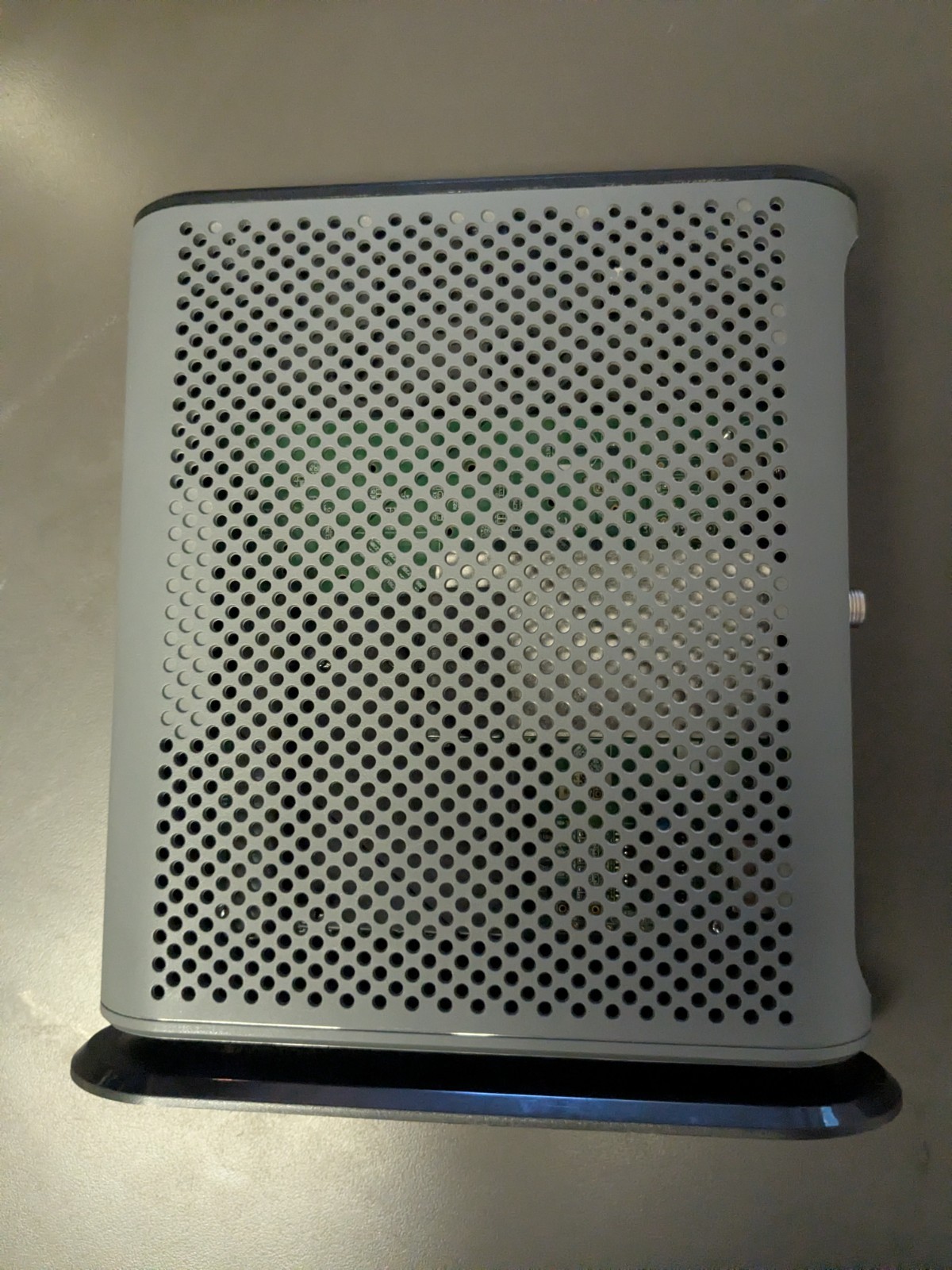 Motorola MB7621 24×8 Cable Modem (1000+ Mbps)
