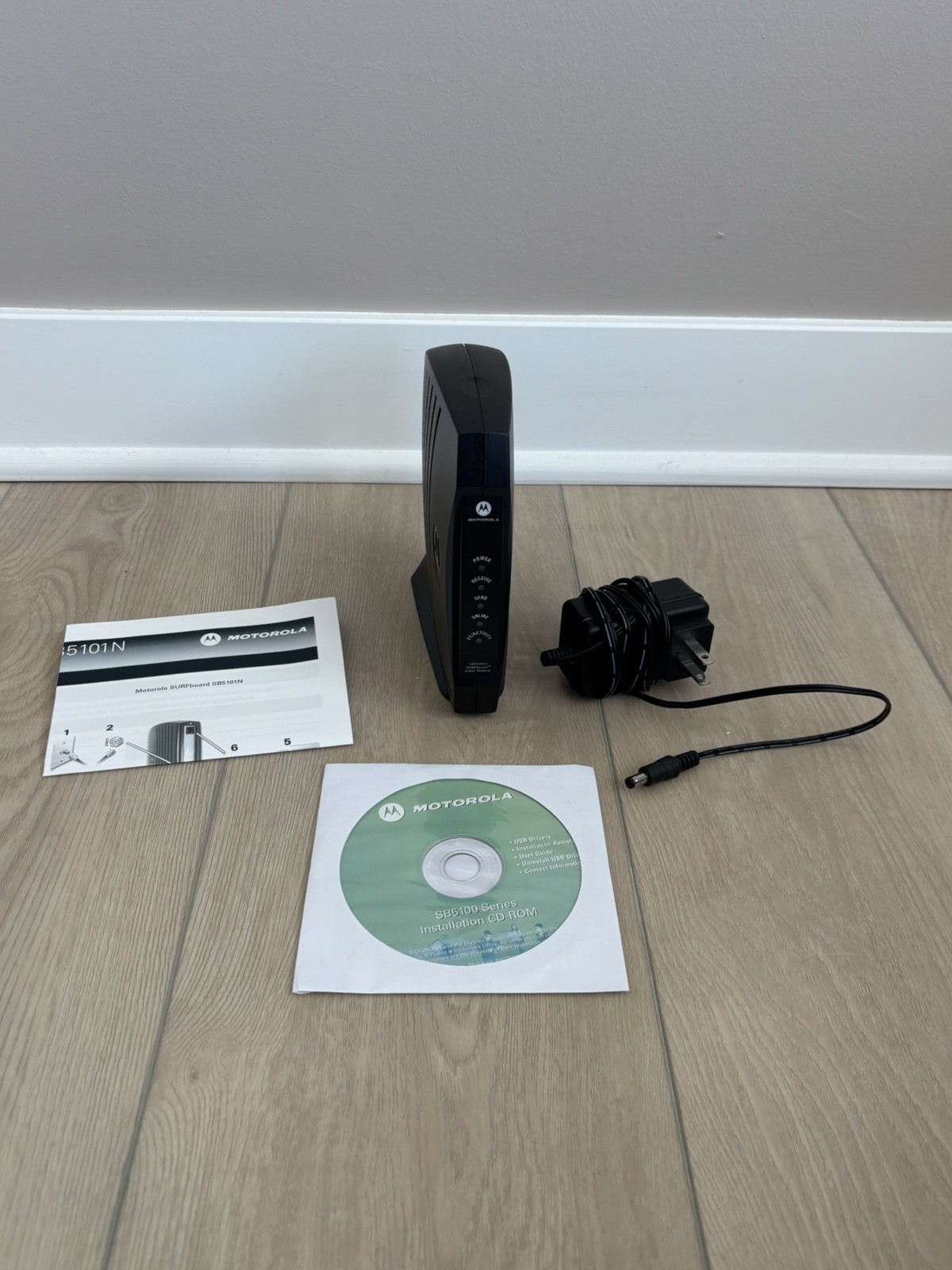 Motorola SURFboard SB5101U (567005-005-00) 38.91 Mbps Cable Modem.