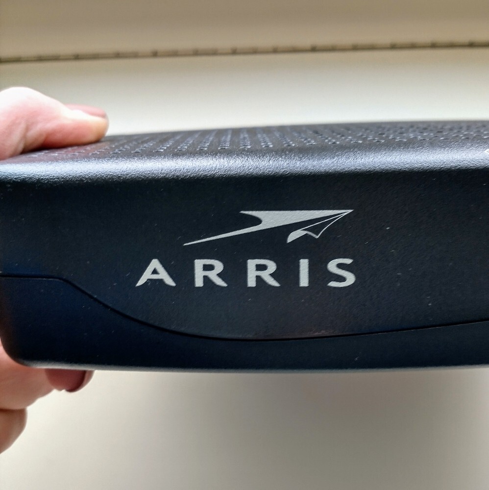 Arris TM822G Cable Modem Plus Voice/Telephone Over Cable Box – Battery Backup