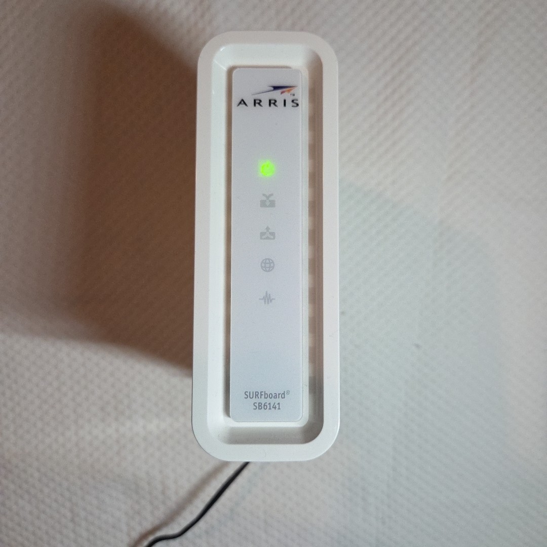 Motorola Arris Surfboard Modem SB6141 White DOCSIS 3.0 400 Series 581902-022-00